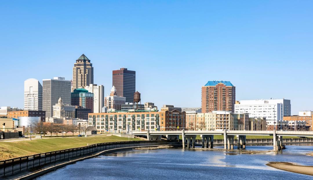 Des Moines